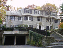 121 Kirkstall Rd, Newton, MA 02460-2245