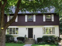 304 Islington Rd, Newton, MA 02466-1019