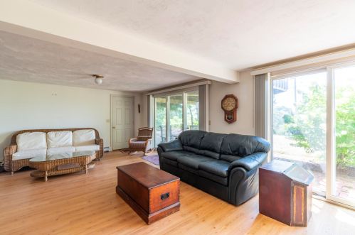 48 Strong Is Rd, Chatham MA 02633-1435 exterior