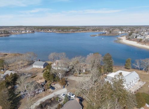 19 Over Jordan Rd, Wareham MA 02571-2414 exterior