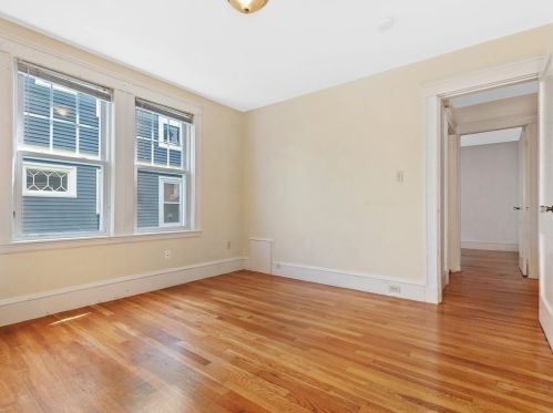 18 Mary St, Arlington MA 02474-8827 exterior