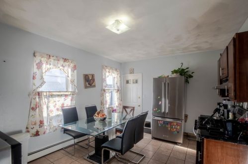 49 Pearl St, Everett MA 02149-1105 exterior