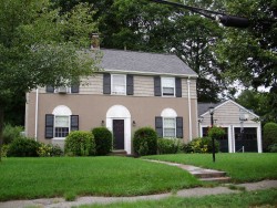 5 Grayson Ln, Newton, MA 02462-1020