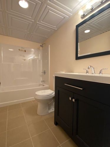 12 Lyon St, Worcester MA 01604-3622 exterior