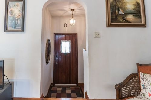 1617 Maple Ave, Forest View, IL 60402-1547