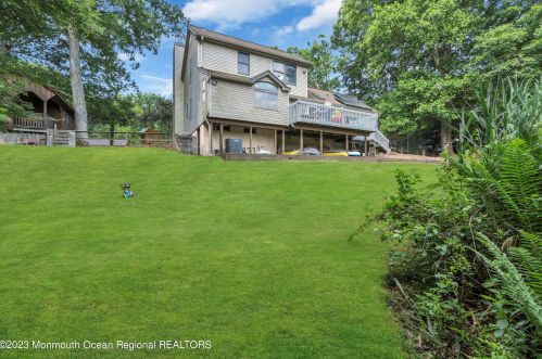 52 Lakeview Dr, Jackson Twp NJ 08527-2704 exterior