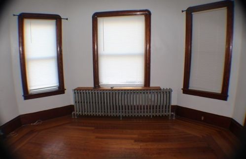 563 Whipple St, Fall River MA 02724-3433 exterior