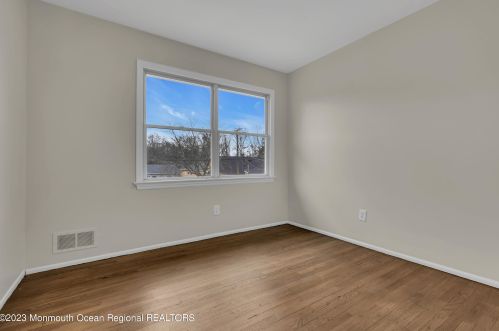 36 Drexel Dr, Jackson Twp NJ  08527-2328 exterior