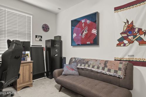 2837 Apollo Rd, Phoenix AZ  85041-5339 exterior