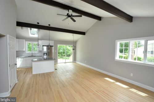 1222 Burlington Ave, West Deptford, NJ 08096-3074