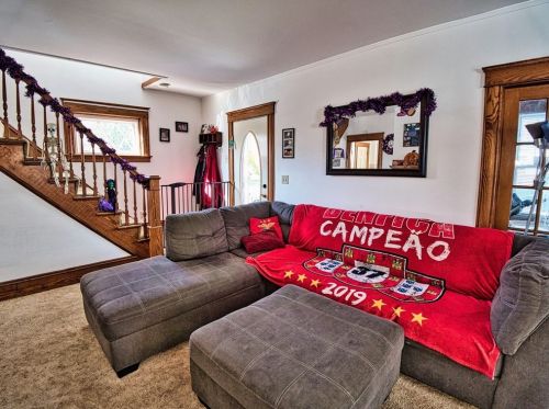 879 Pearce St, Fall River MA 02720-5926 exterior