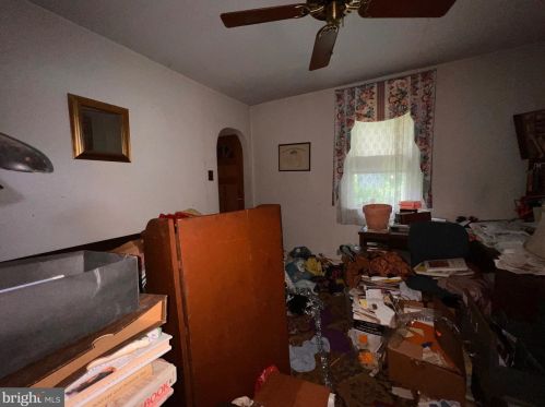 1287 Clements Bridge Rd, West Deptford NJ 08096-3085 exterior