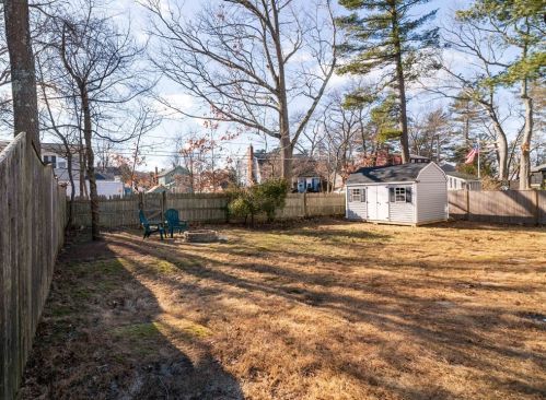 50 Hilldale Rd, Weymouth MA 02190-1417 exterior