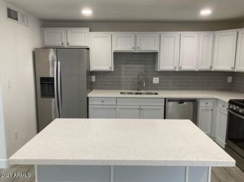 7148 Devonshire Ave, Phoenix AZ 85033-8236 exterior