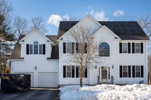 21 Nizam Dr, Worcester, MA 01605-4017