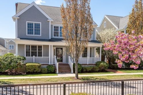 9 Preston Sq, Quincy MA 02171-3130 exterior