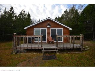 42 Cove Rd, Lincoln, ME 04457-4423