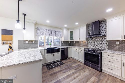 20 Beech Pl, West Deptford NJ 08096-3301 exterior