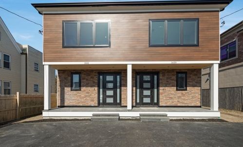 1659 Centre St, Newton MA 02461-1522 exterior