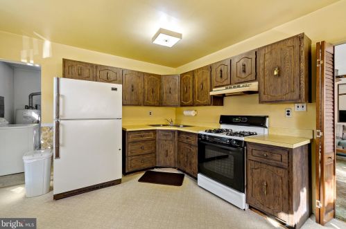 120 Beacon Ave, West Deptford NJ 08066-1209 exterior