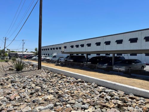 18202 Cave Creek Rd, Phoenix AZ  85032-1004 exterior