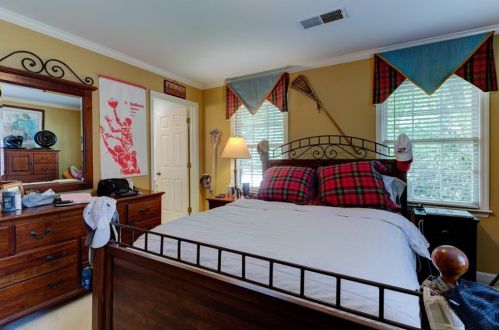 4815 Dunwoody Sta Dr, Atlanta GA 30338-4705 exterior