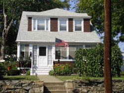 905 Watertown St, Newton, MA 02465-2109