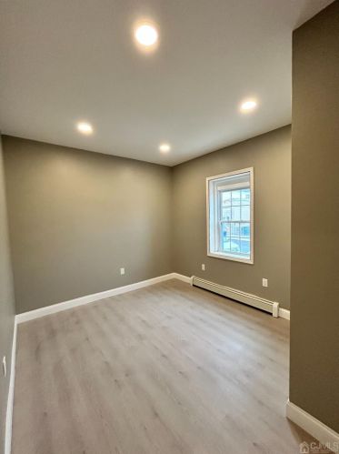 92 Warren St, Carteret NJ  07008-3331 exterior