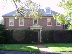 115 Shornecliffe Rd, Newton, MA 02458-2420