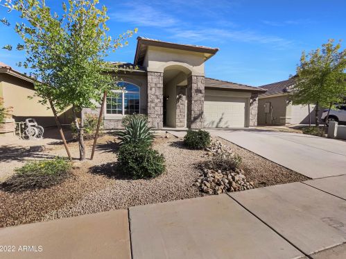 5521 27 Dr, Phoenix AZ 85045-2210 exterior