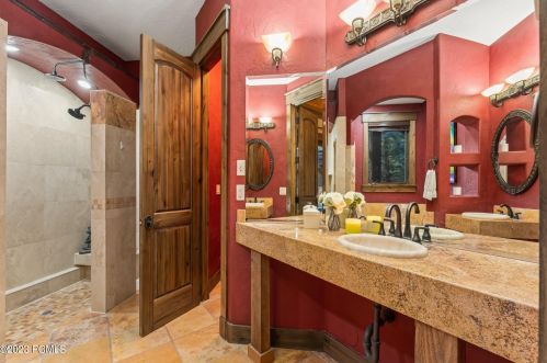 2702 Est Dr, Park City UT 84060-6878 exterior