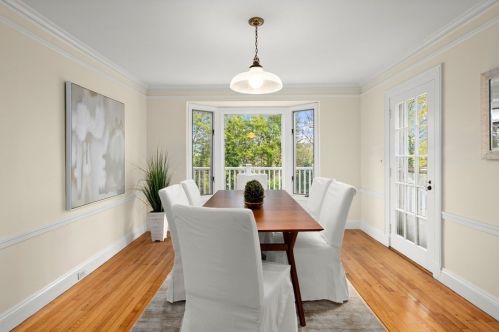 55 Farlow Rd, Newton MA 02458-2439 exterior