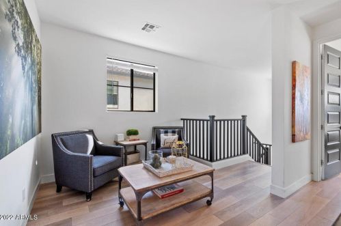 3130 Beryl Ave, Phoenix AZ  85028-3806 exterior