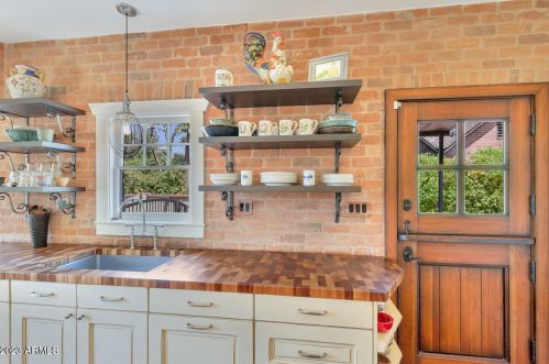 529 Cypress St, Phoenix AZ 85006-1840 exterior