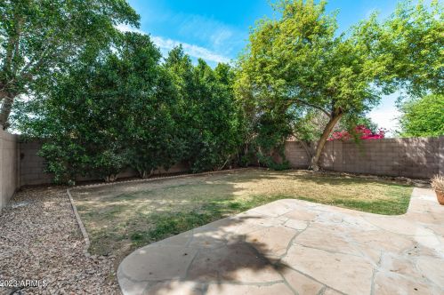 2021 Bluefield Ave, Phoenix AZ 85032-8817 exterior