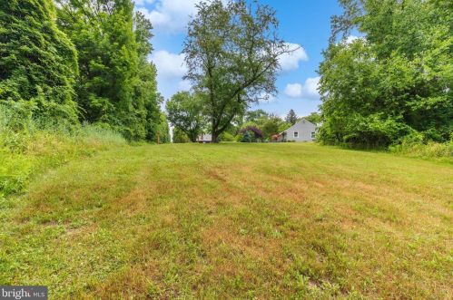 237 Elm Ave, West Deptford NJ 08051-1506 exterior