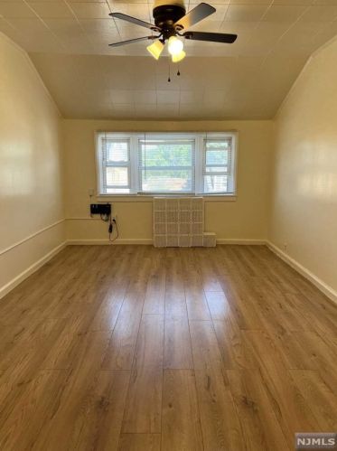 72 Brighton Ave, Belleville NJ  07109-1230 exterior