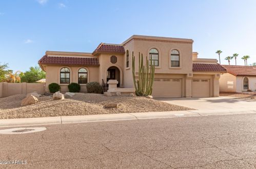 3835 Ahwatukee Dr, Phoenix AZ 85044-2033 exterior