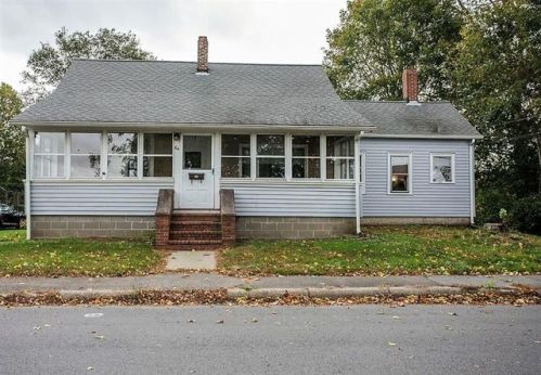 64 Linden St, Taunton MA  02780-3621 exterior