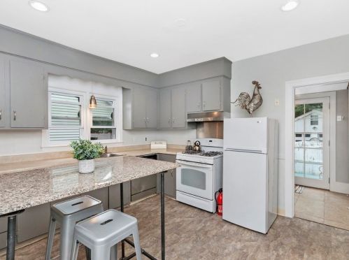 95 Norwood Ave, Newton MA  02459-2117 exterior