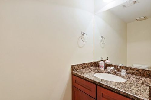 3071 Lenox Rd, Atlanta GA 30324-2882 exterior