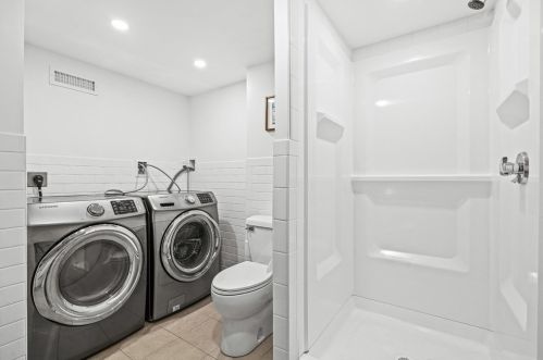 8 Clyde Ter, Arlington MA 02474-1509 exterior