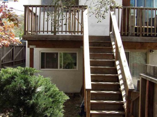 14727 Midland Rd, San Leandro, CA 94578-1332