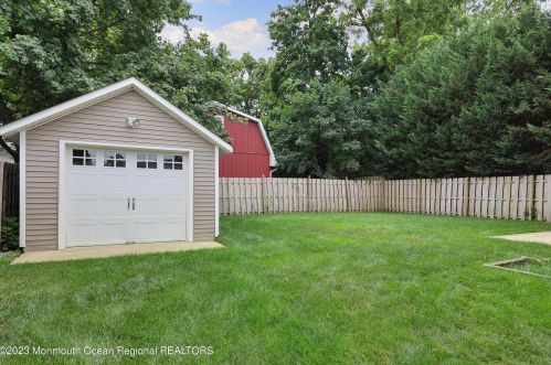 26 Orch Pl, Little Silver NJ 07739-1428 exterior