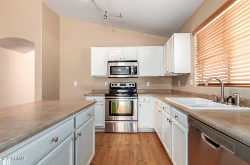 8227 Apache St, Phoenix AZ 85003-2726 exterior