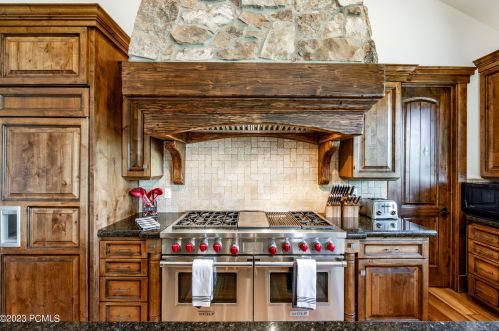 2366 Westview Trl, Park City UT 84098-6342 exterior