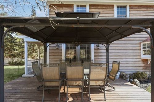 215 Long Pond Rd, Plymouth MA 02360-2607 exterior