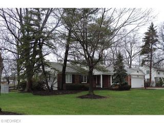 1846 Winchester Rd, Cleveland, OH 44124-3711