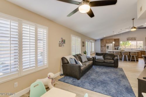 4302 Acoma Dr, Phoenix AZ 85032-4855 exterior