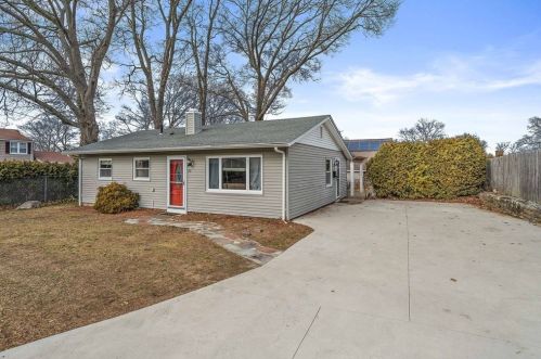 96 Dunbar St, Fall River, MA 02723-3622